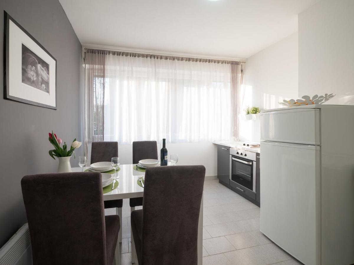 Gin Apartman Zadar Bagian luar foto